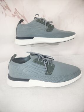 *Like New* Unisex Grey Wolf & Shepherd Lightweight Knit Lace-Up Sneakers